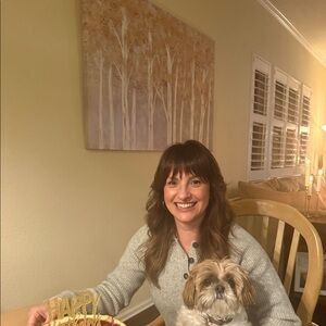 Meet your Posher, Laura